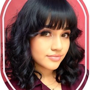 Meet your Posher, Adriana